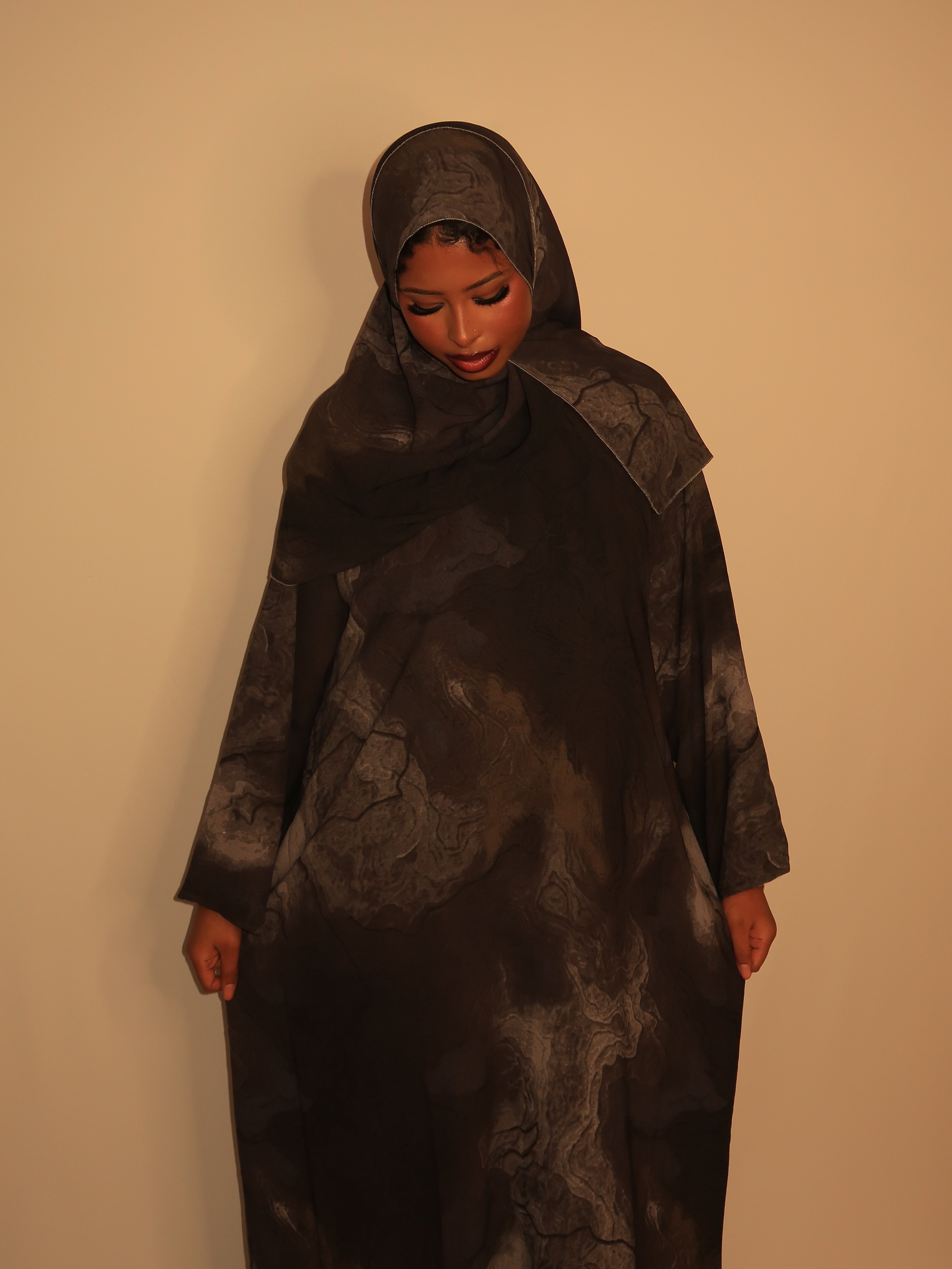 Sand Dune Abaya- Grey
