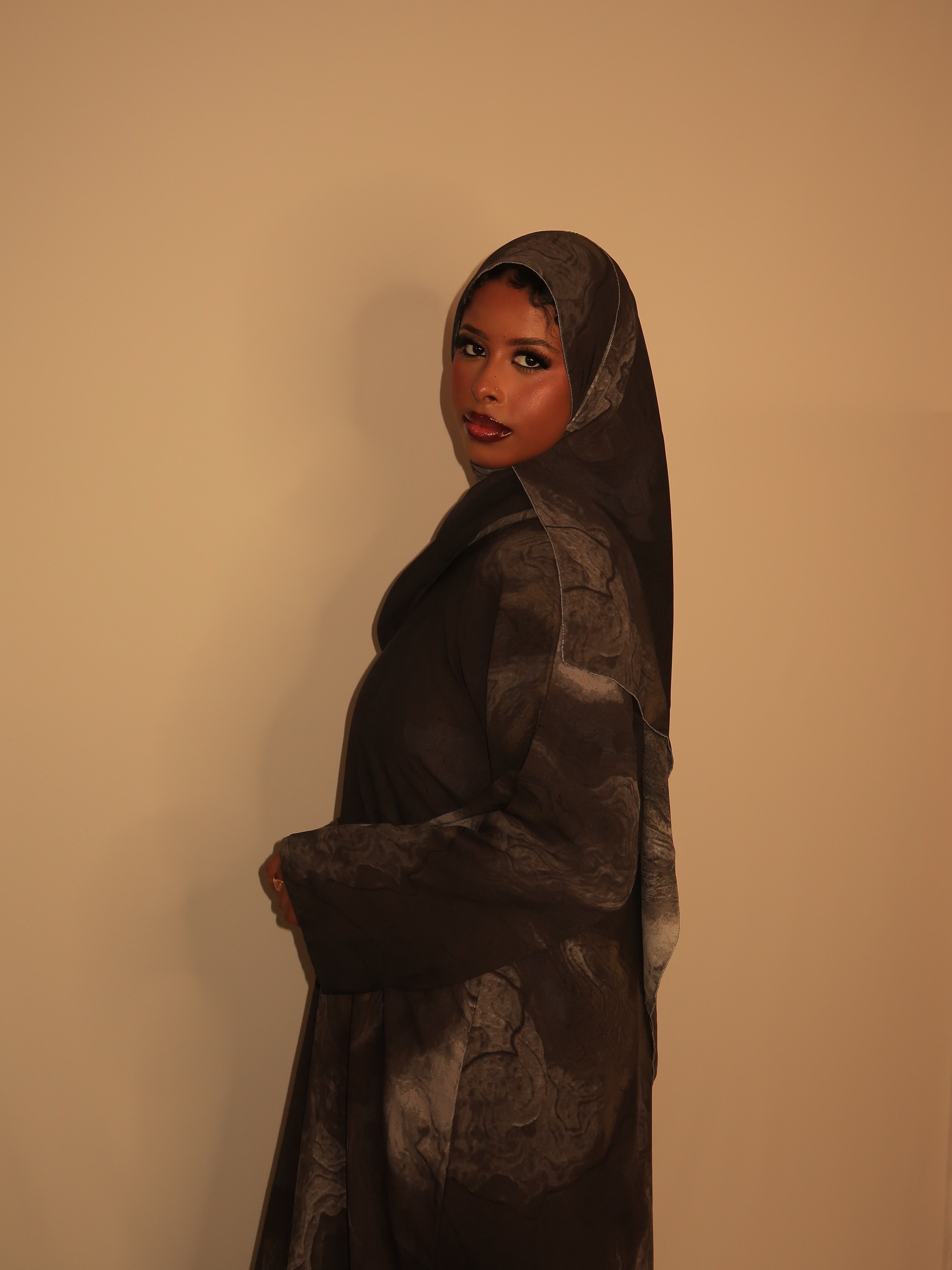 Sand Dune Abaya- Grey